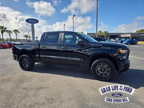 2023 Chevrolet Silverado 1500 Custom