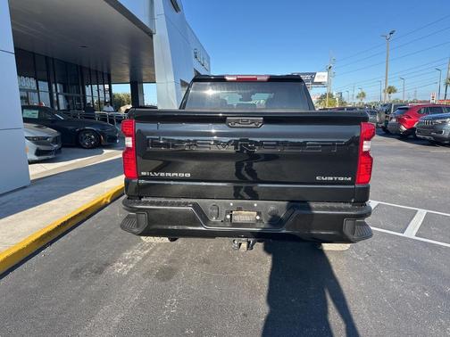 2023 Chevrolet Silverado 1500 Custom