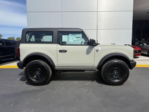 DESERT SAND 2026 Ford Bronco Base