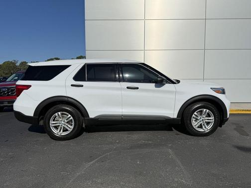 2023 Ford Explorer Base