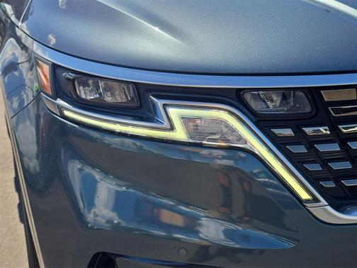 2022 Kia Carnival SX