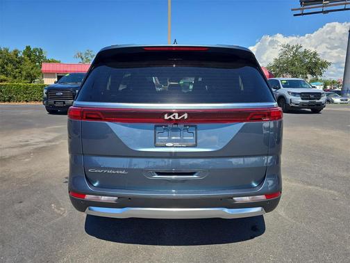 2022 Kia Carnival SX