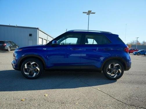 2022 Hyundai VENUE SEL