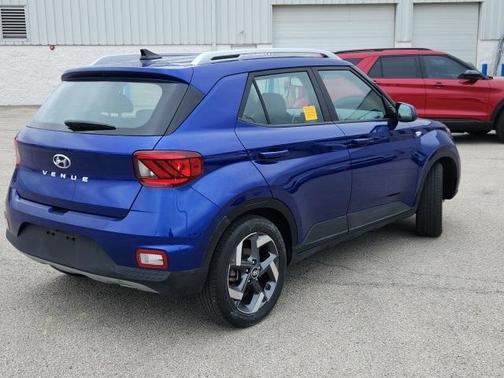 2022 Hyundai VENUE SEL