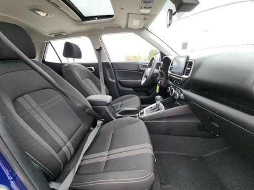 2022 Hyundai VENUE SEL