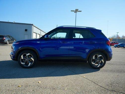 2022 Hyundai VENUE SEL