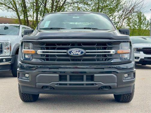 Agate Black Metallic 2026 Ford F-150 XLT