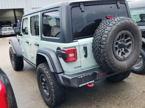Earl Clearcoat 2023 Jeep Wrangler Rubicon