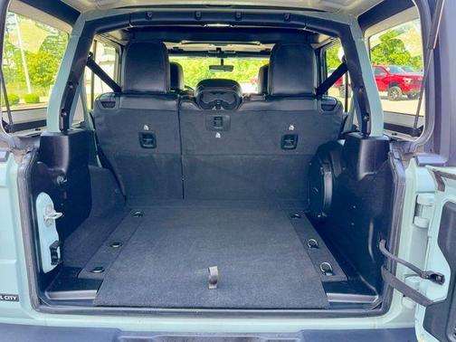 Earl Clearcoat 2023 Jeep Wrangler Rubicon