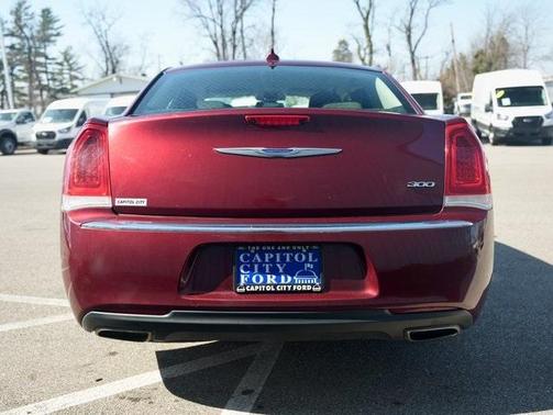 2019 Chrysler 300 Touring