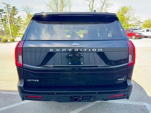 Black Metallic 2025 Ford Expedition Max Active