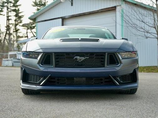 2025 Ford Mustang Dark Horse