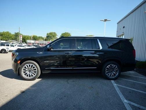 2023 GMC Yukon XL Denali Ultimate