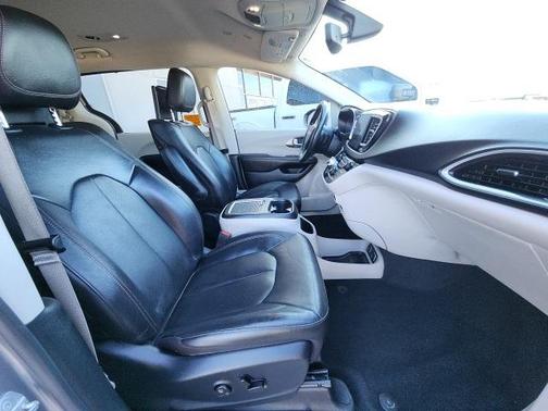 2020 Chrysler Pacifica Touring-L Plus