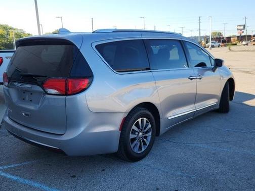 2020 Chrysler Pacifica Touring-L Plus