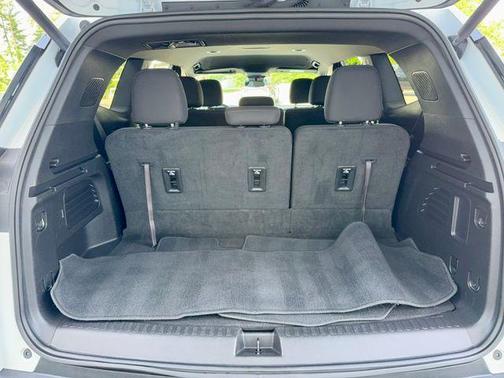 Summit White 2025 GMC Acadia Elevation