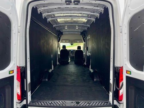 Oxford White 2025 Ford Transit-250 Base