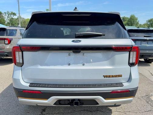 Space White Metallic 2026 Ford Explorer Tremor