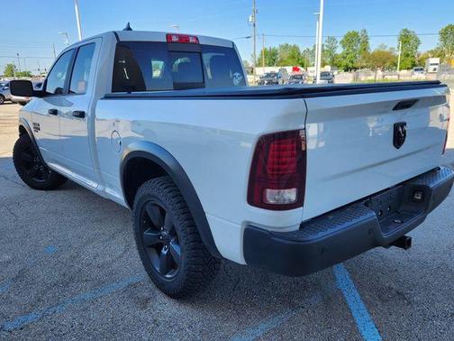 Bright White Clearcoat 2020 RAM 1500 Classic SLT