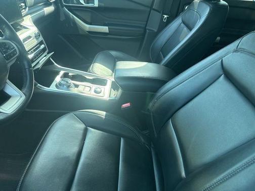 Carbonized Gray Metallic 2022 Ford Explorer XLT