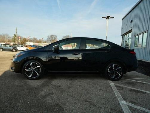 2024 Nissan Versa 1.6 SR
