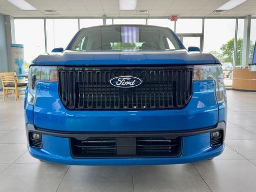 Velocity Blue 2026 Ford Maverick Lobo Standard