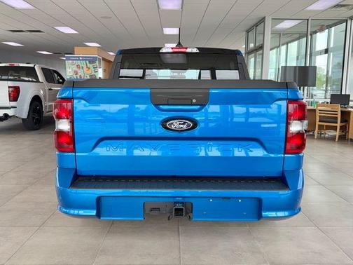Velocity Blue 2026 Ford Maverick Lobo Standard