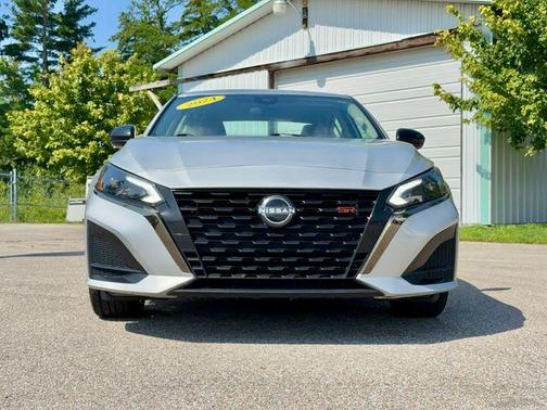 Brilliant Silver Metallic 2024 Nissan Altima 2.5 SR