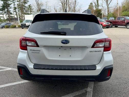 White 2019 Subaru Outback 2.5i Limited