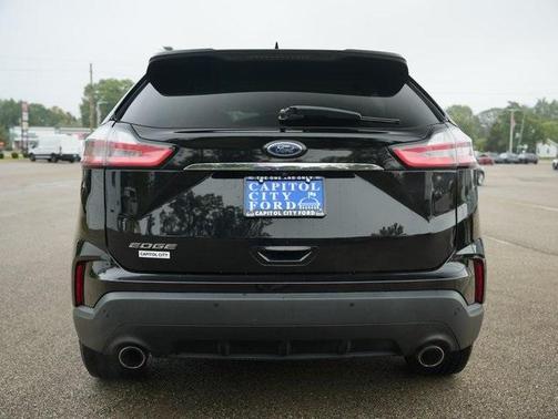 2020 Ford Edge SE