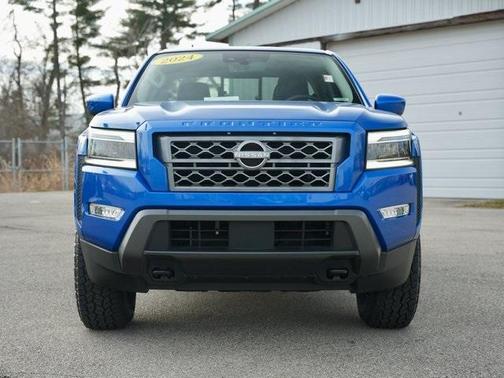 2024 Nissan Frontier SL