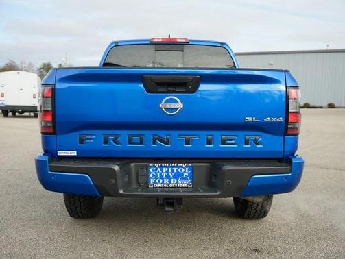 2024 Nissan Frontier SL