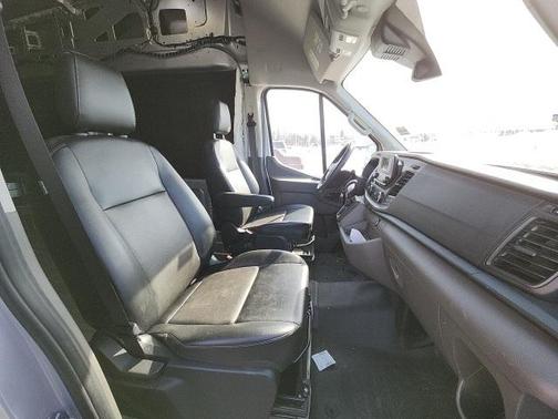 2022 Ford Transit-250 Base