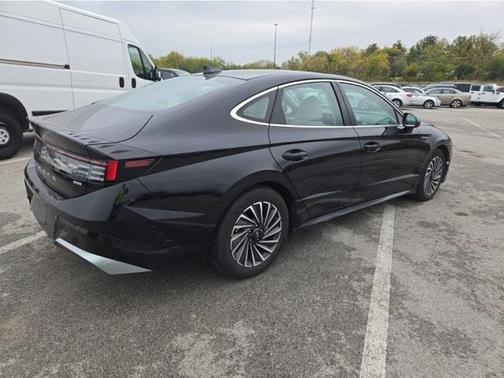2024 Hyundai SONATA Hybrid SEL