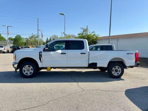 Oxford White 2026 Ford F-350 XLT