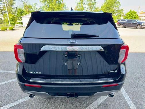 Black Metallic 2023 Ford Explorer Limited