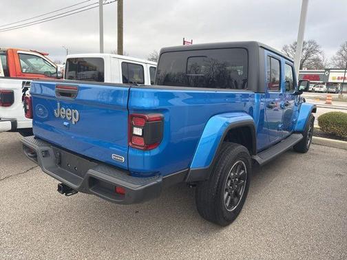 2022 Jeep Gladiator Overland