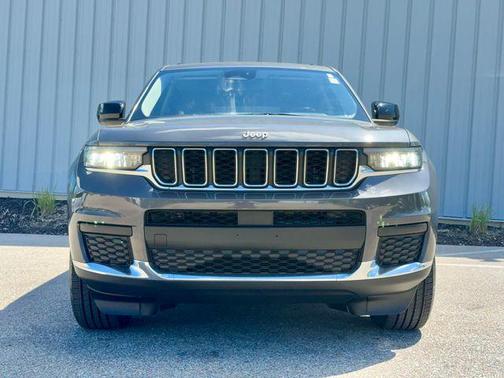 Metallic 2023 Jeep Grand Cherokee L Laredo