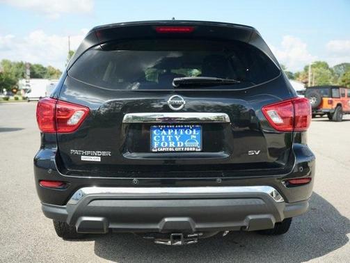 2017 Nissan Pathfinder SV