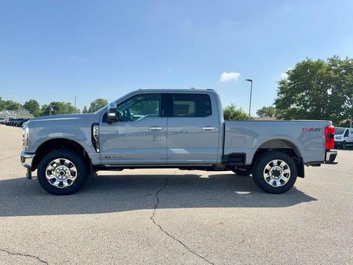 Glacier Gray Metallic 2026 Ford F-350 Lariat Super Duty