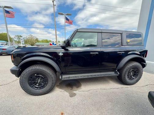 Shadow Black 2026 Ford Bronco Outer Banks