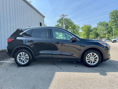 Black Metallic 2020 Ford Escape SE
