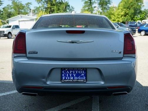2016 Chrysler 300 S