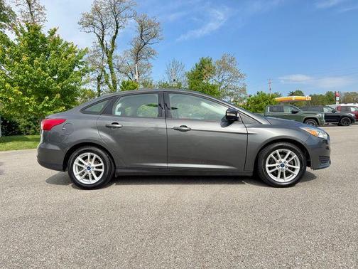 Magnetic 2017 Ford Focus SE