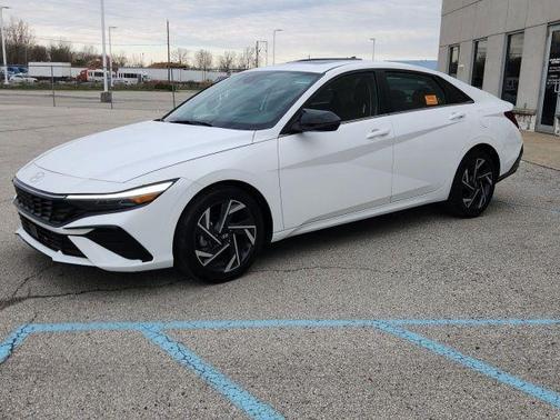 2025 Hyundai ELANTRA Limited