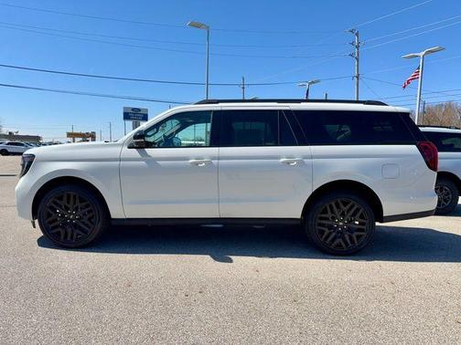 Star White 2026 Ford Expedition Max Platinum
