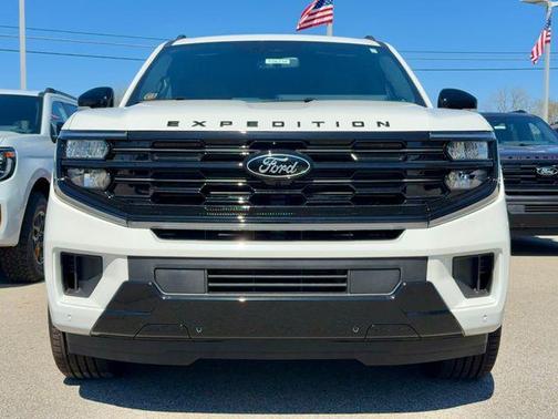 Star White 2026 Ford Expedition Max Platinum