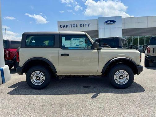Desert Sand 2026 Ford Bronco Base