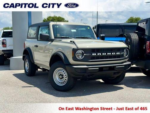 Desert Sand 2026 Ford Bronco Base