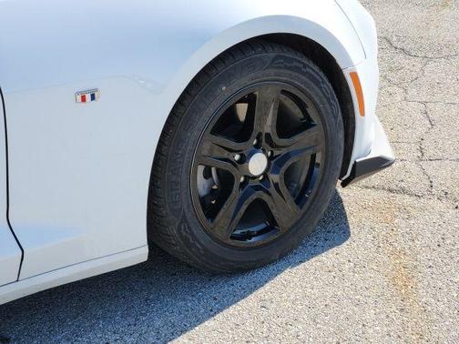 Summit White 2023 Chevrolet Camaro 1LT
